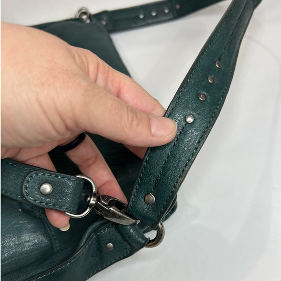 Jessica Simpson Large Green Faux Leather Shoulder Tote Handbag Purse Silver - Picture 10 of 10